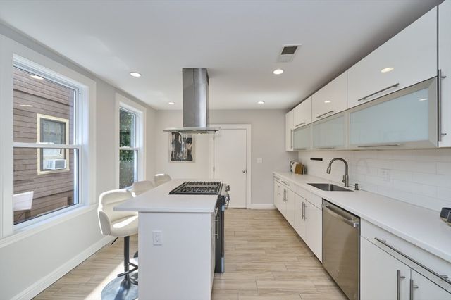 20 Marie Ave 1, Cambridge, MA 02139