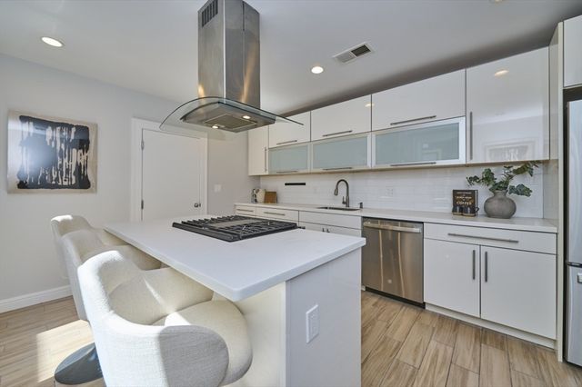 20 Marie Ave 1, Cambridge, MA 02139