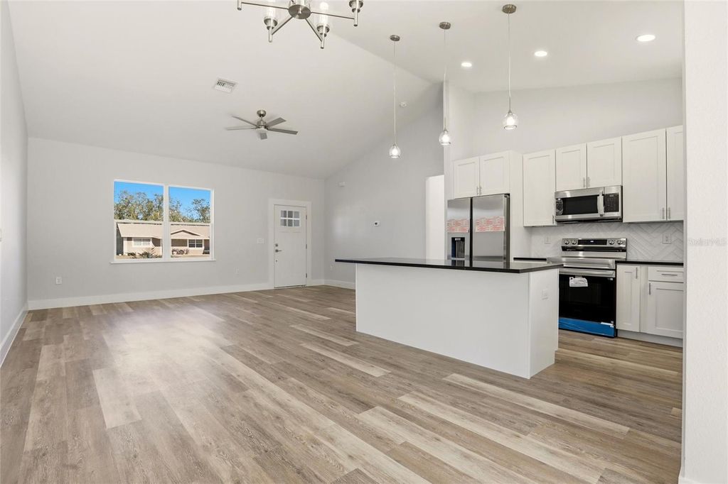 Image 8 of property listing at 3849 CITROEN DRIVE, Sebring, FL 33872