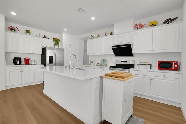 1753 Apricot Tree Pl., Upland, CA 91784