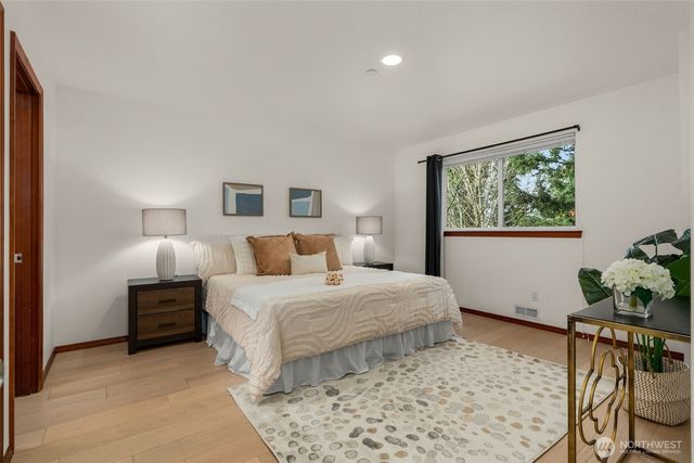 20803 NE 15th Lane, Sammamish, WA 98074