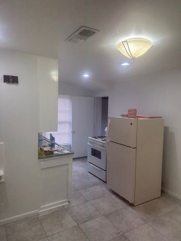 2702 Wayside Avenue, Fort Worth, TX 76110