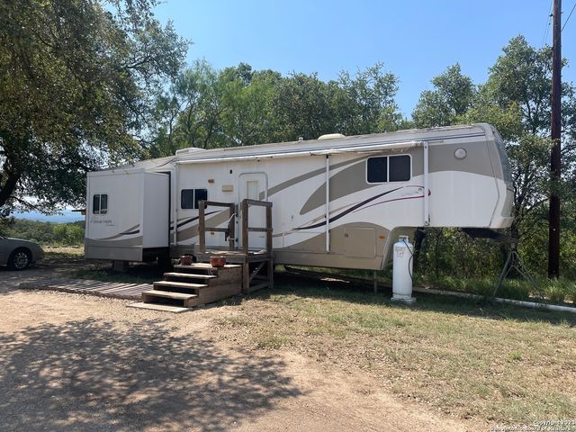792 ALAMO BEACH RD, Pipe Creek, TX 78063