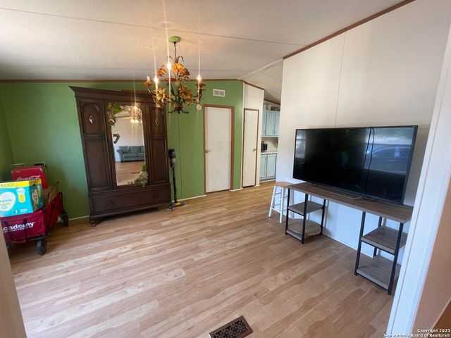 792 ALAMO BEACH RD, Pipe Creek, TX 78063