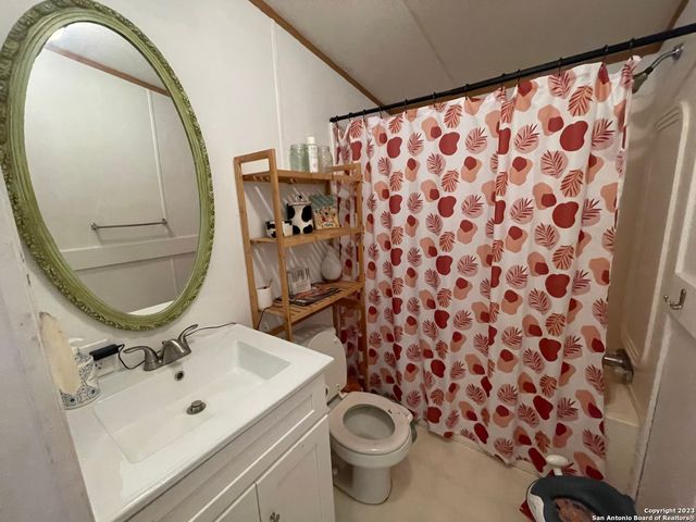 792 ALAMO BEACH RD, Pipe Creek, TX 78063