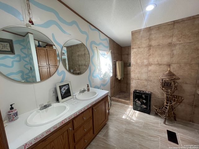 792 ALAMO BEACH RD, Pipe Creek, TX 78063