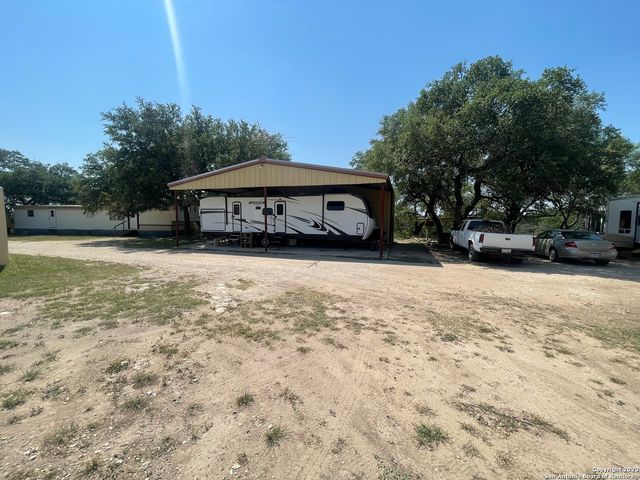 792 ALAMO BEACH RD, Pipe Creek, TX 78063