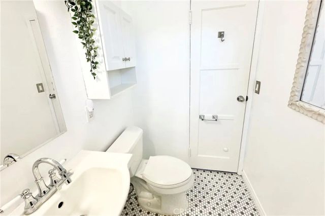 4290 Oakwood Place, Riverside, CA 92506