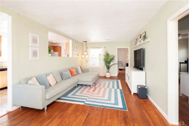 4290 Oakwood Place, Riverside, CA 92506