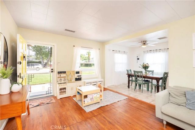 4290 Oakwood Place, Riverside, CA 92506