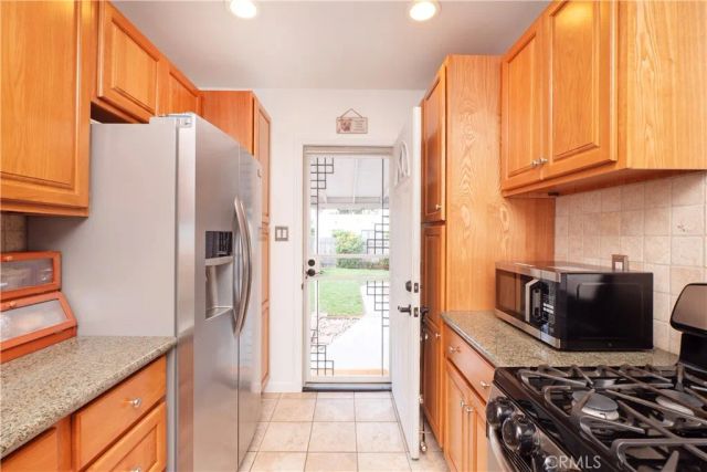 4290 Oakwood Place, Riverside, CA 92506