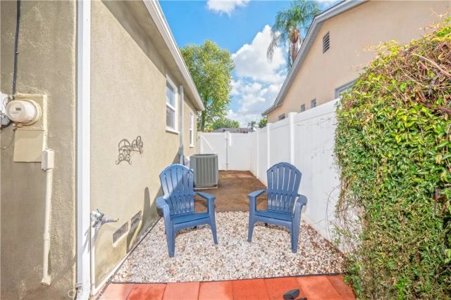 4290 Oakwood Place, Riverside, CA 92506