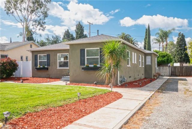 4290 Oakwood Place, Riverside, CA 92506