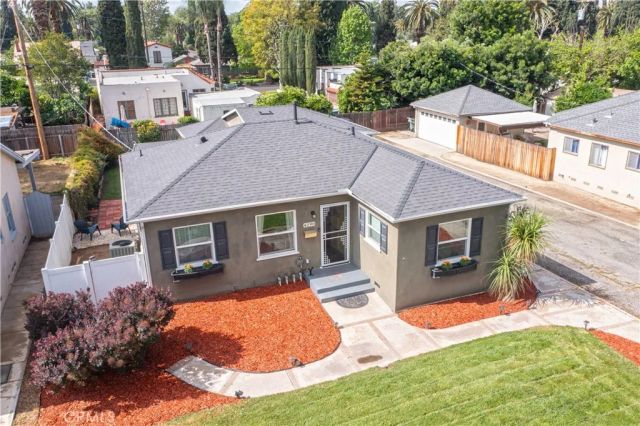 4290 Oakwood Place, Riverside, CA 92506