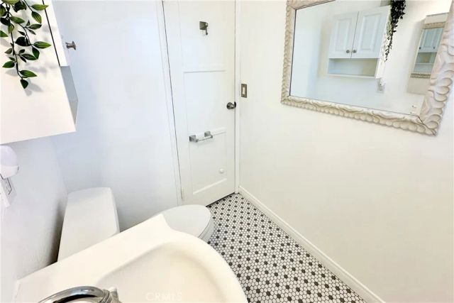 4290 Oakwood Place, Riverside, CA 92506