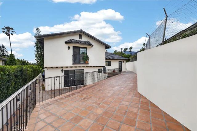 1454 N Hilltop, Azusa, CA 91702
