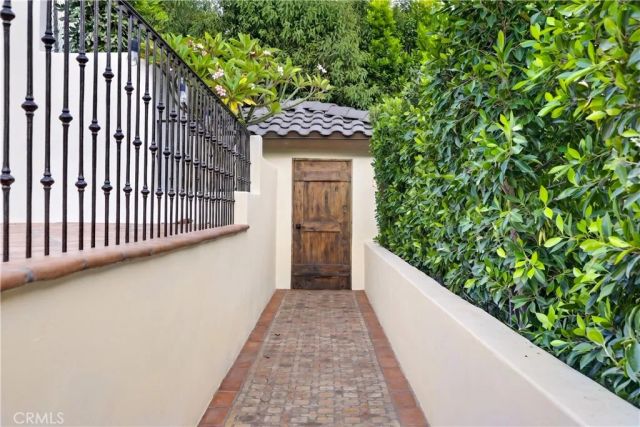 1454 N Hilltop, Azusa, CA 91702