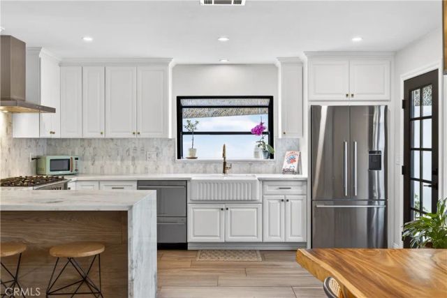 1454 N Hilltop, Azusa, CA 91702
