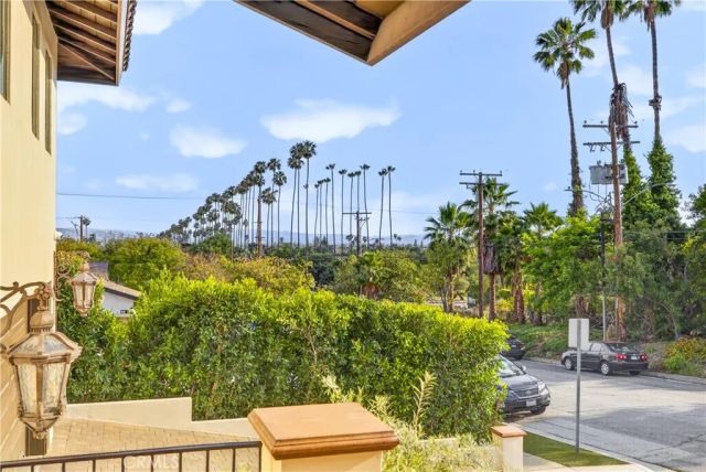 1454 N Hilltop, Azusa, CA 91702