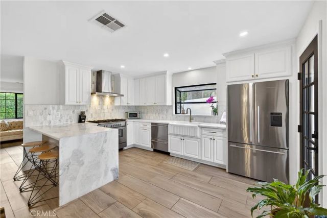 1454 N Hilltop, Azusa, CA 91702