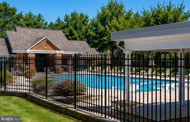 64 RIVER OAKS CIR, Baltimore, MD 21208