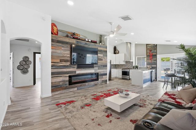 7636 W ANGELS Lane, Peoria, AZ 85383