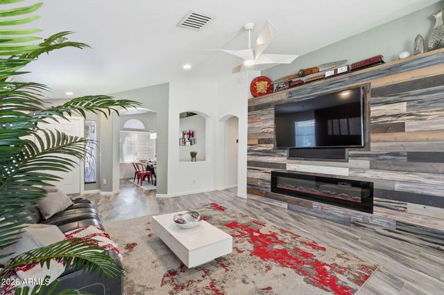 7636 W ANGELS Lane, Peoria, AZ 85383