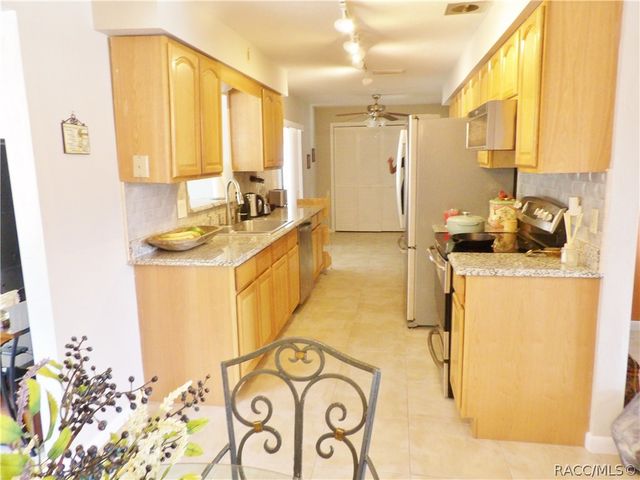 225 W Hollyfern Place, Beverly Hills, FL 34465