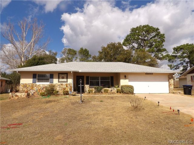 225 W Hollyfern Place, Beverly Hills, FL 34465