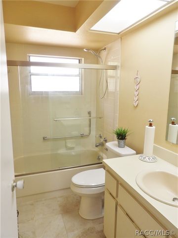 225 W Hollyfern Place, Beverly Hills, FL 34465