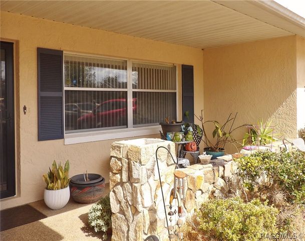 225 W Hollyfern Place, Beverly Hills, FL 34465