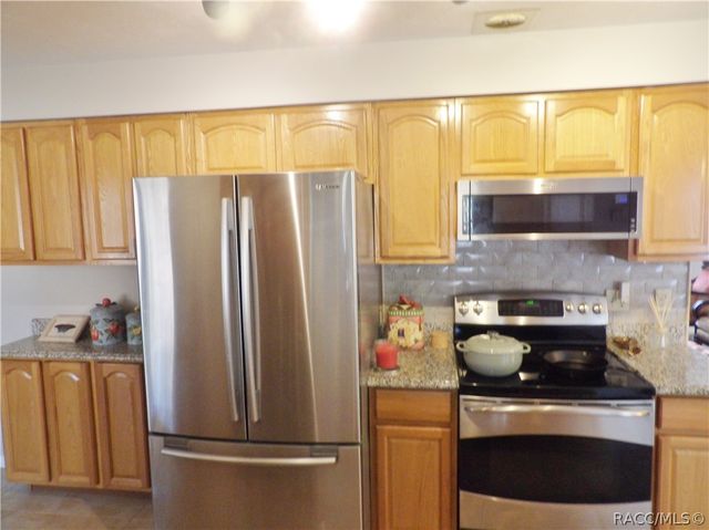 225 W Hollyfern Place, Beverly Hills, FL 34465