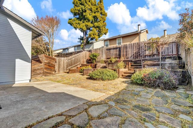 103 Stageline Ct, Vallejo, CA 94591