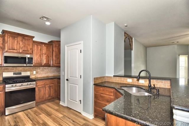 1810 S Stephanie Street, Sapulpa, OK 74066