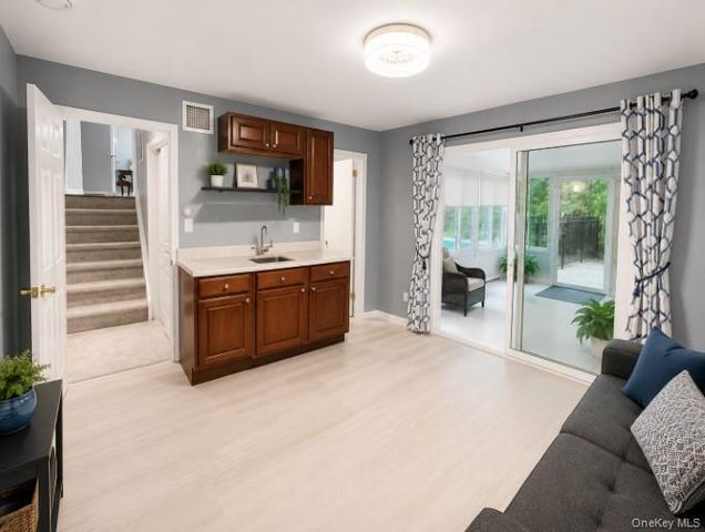 6 George Court, Miller Place, NY 11764