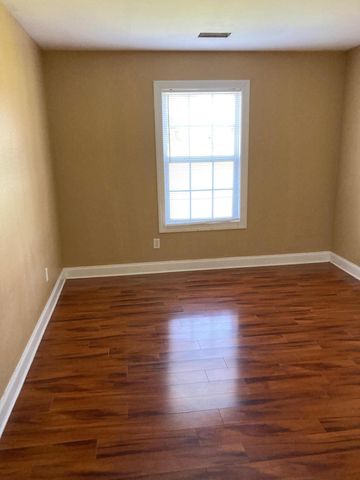 8392 Hixson Pike, Hixson, TN 37343
