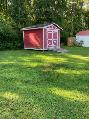 8392 Hixson Pike, Hixson, TN 37343