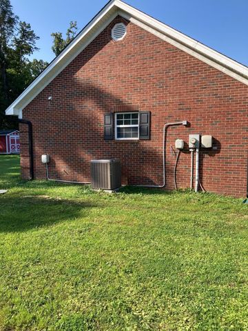 8392 Hixson Pike, Hixson, TN 37343