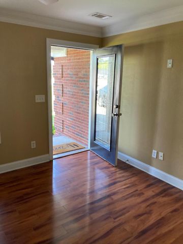 8392 Hixson Pike, Hixson, TN 37343