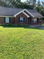 8392 Hixson Pike, Hixson, TN 37343