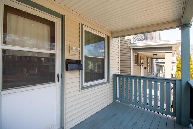 2715 N Oakland AVENUE, Milwaukee, WI 53211