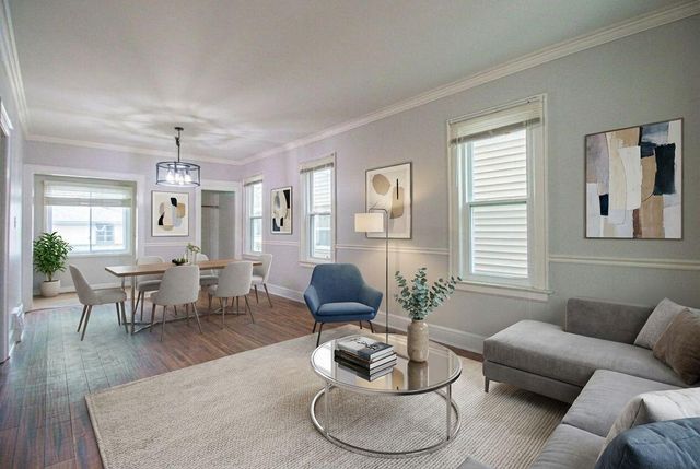 2715 N Oakland AVENUE, Milwaukee, WI 53211