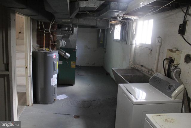 1037 BEECHWOOD DR, Hagerstown, MD 21742