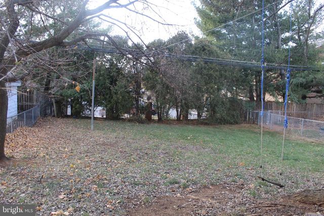 1037 BEECHWOOD DR, Hagerstown, MD 21742