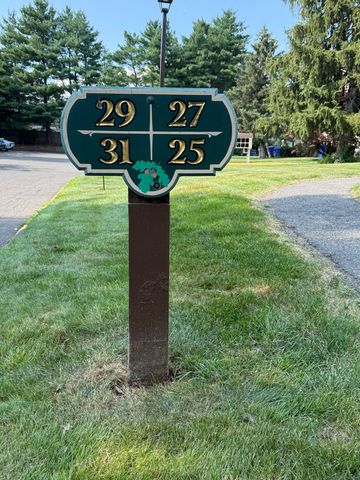 25 Little Oak Lane 25, Rocky Hill, CT 06067