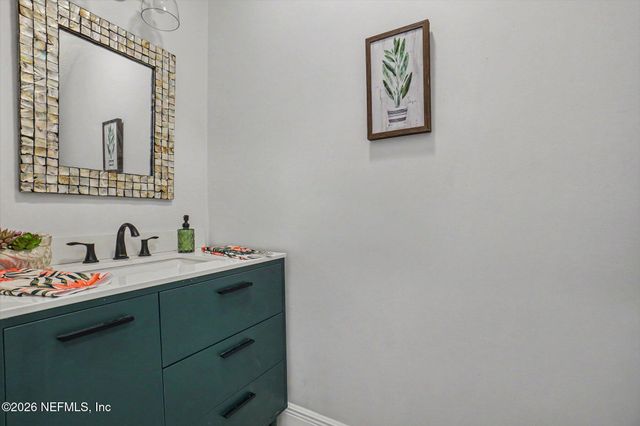 142 GOVERNOR Street 110, Green Cove Springs, FL 32043