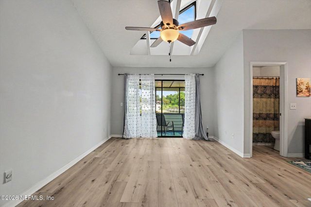 142 GOVERNOR Street 110, Green Cove Springs, FL 32043