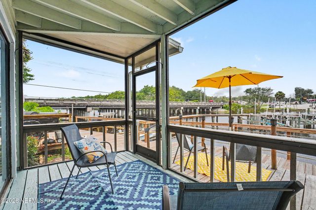 142 GOVERNOR Street 110, Green Cove Springs, FL 32043