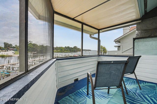 142 GOVERNOR Street 110, Green Cove Springs, FL 32043