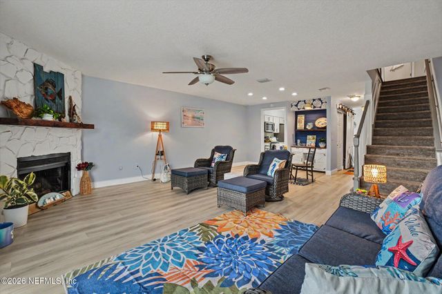 142 GOVERNOR Street 110, Green Cove Springs, FL 32043